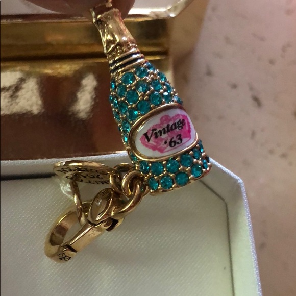 Set of 2 Juicy Couture Bag charms champagne/shaker - Picture 5 of 7